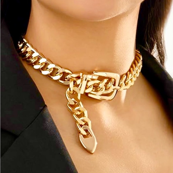 Jewelry - NEW Chunky Y2K Buckle Necklace~ Gold